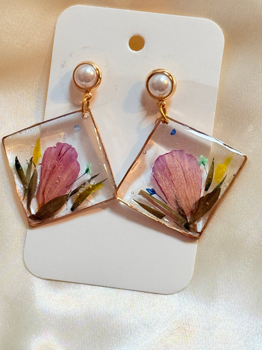Perry real flower resin earrings